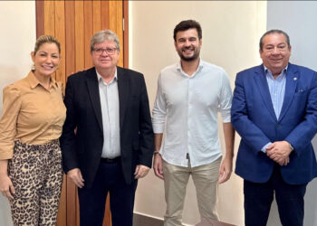 Após reunião com João Azevedo, Joaquim anuncia recapeamento asfáltico do centro de Mamanguape