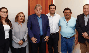 Prefeita de Belém deixa oposição e adere ao grupo de João Azevêdo após articulação de Eduardo Carneiro