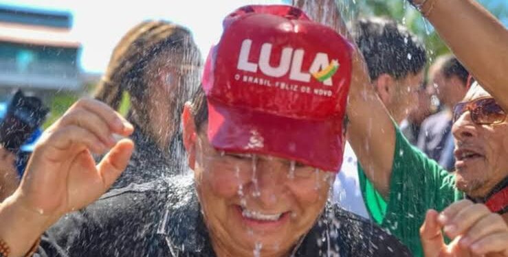 Galdino recebe aceno de Ricardo para entrar no PT, mas pode comandar outra legenda na Paraíba