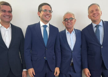 Reunião entre Cícero, Hugo e Aguinaldo termina em clima ‘sorridente’, mas sem definição