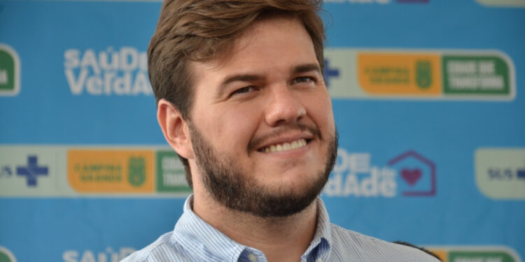 Prefeito de Campina Grande terá cartão corporativo de até R$ 550 mil por ano pago com dinheiro público