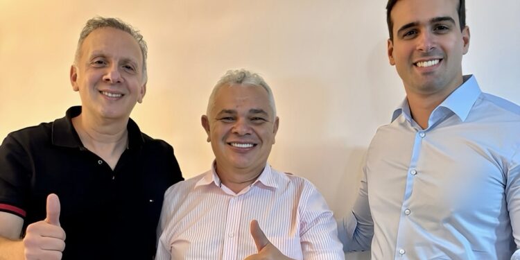 Aguinaldo ‘entra em campo’ e prefeitos do MDB e PP declaram apoio a Lucas Ribeiro para 2026