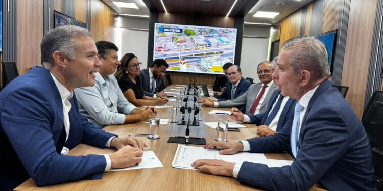 Ministro garante início das obras da Alça Norte de Patos ainda este ano, durante reunião com prefeito Nabor Wanderley