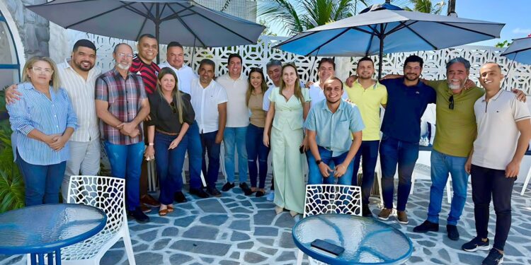 Felipe Leitão recebe apoio de 16 dos 17 vereadores de Bayeux