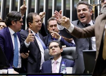 Motta nega acordo com a oposição para votar projetos pedidos em troca da desocupação da Câmara