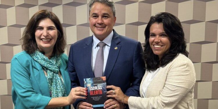 “Nossos bens mais preciosos, não estão em bancos, estão nas escolas”, disse Efraim ao liderar debate no Senado sobre combate à violência nas escolas