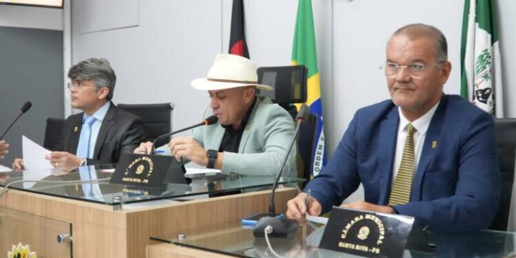 Câmara de Santa Rita devolve ao Executivo projeto que visa criar novas secretarias após constatar irregularidades