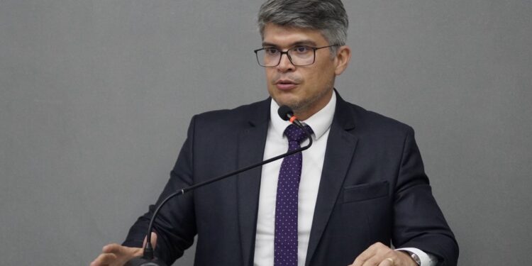 Aliados do prefeito votam favorável e Câmara de Santa Rita aprova investigação sobre gastos do São João 2025