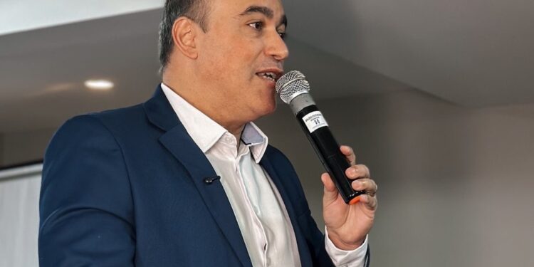 Rádio Princesa FM renova parceria com Datacensus para pesquisas eleitorais e de gestão na região