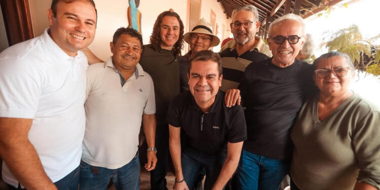 Cícero divide agenda com Veneziano no Brejo e aumenta rumores sobre ida ao MDB