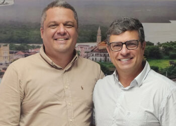 Vitor Hugo nega racha com André após exonerações, mas presidente da Câmara tem “tramado” nos bastidores