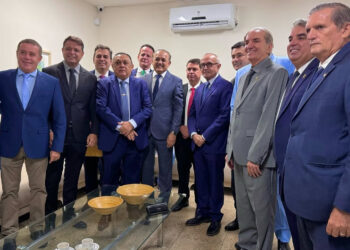 Cícero convoca reunião com vereadores na casa de Corujinha e deve oficializar pré-candidatura ao governo