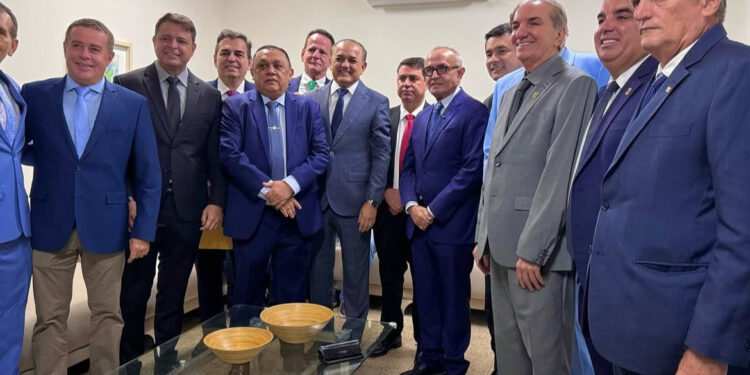 Cícero convoca reunião com vereadores na casa de Corujinha e deve oficializar pré-candidatura ao governo