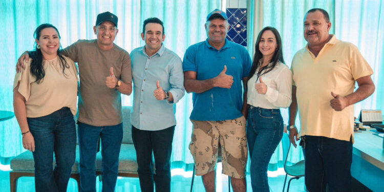 Jhony avança no Cariri e fecha apoios em Sumé e Serra Branca