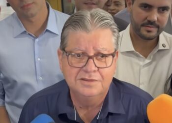 João acha inviável apoio de Cícero no palanque da oposição e admite cobrar lealdade de Léo Bezerra