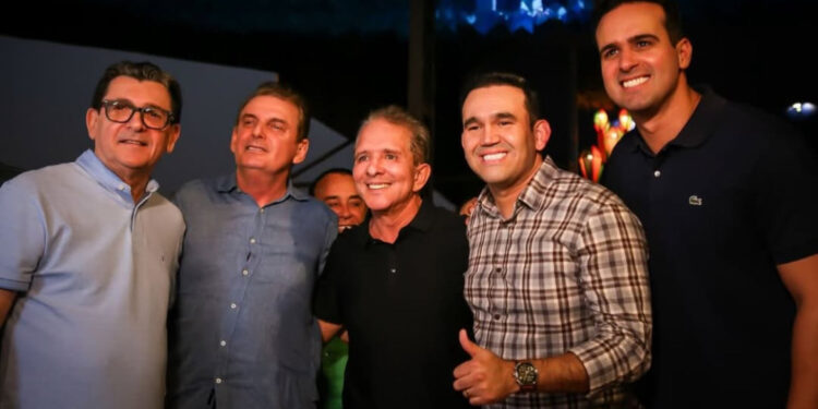 Aniversário de Jhony em Campina reúne Lucas, Nabor e lideranças políticas de todo estado