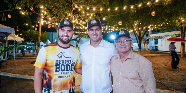 Rompido com Nobinho, prefeito de Esperança bate o martelo e vai votar em Galego Sousa