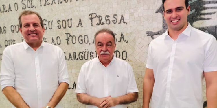 Inácio Falcão e Fábio Tyrone anunciam apoio a Lucas Ribeiro durante evento em Campina Grande