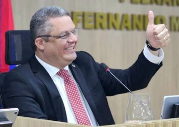 Câmara de Cabedelo aprova novo IPTU com foco em imóveis de luxo, mas presidente vota contra e entra em contradição