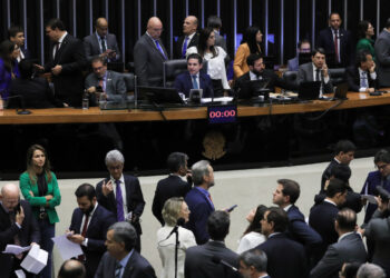 Com sete votos favoráveis de paraibanos, Câmara aprova urgência para projeto da anistia