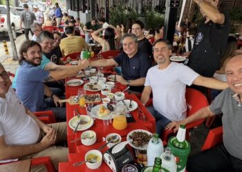 Encontro no bar do Felipe reúne Efraim, Pedro e Ruy Carneiro