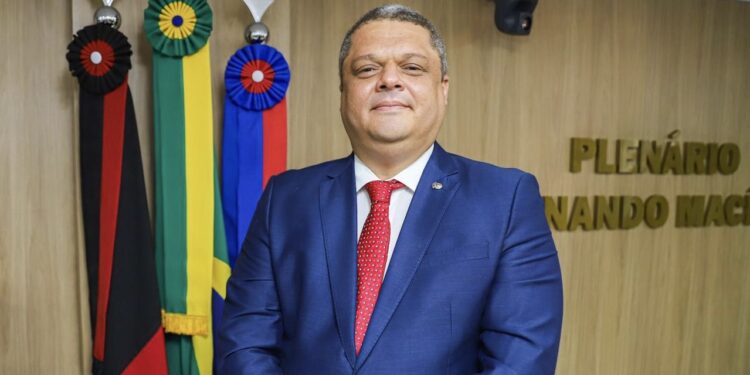 Exclusivo: Presidente da Câmara de Cabedelo rompe com André Coutinho após perder “mamata” na gestão