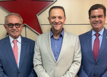 Cícero se reúne com presidente nacional do PT em Brasília