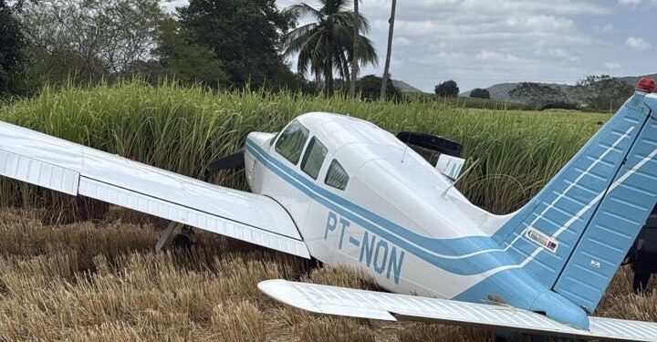 Avião que transportava Cícero Lucena sofre pane e faz pouso de emergência