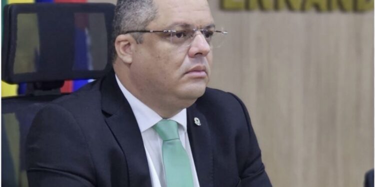 Tribunal de Contas apura irregularidades em contratos de R$ 550 mil na Câmara de Cabedelo