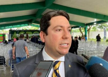 Leitão projeta escolha entre Lucas e Adriano e revela capital político do presidente da ALPB