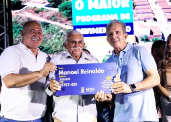 Prefeitura de Patos entrega pavimentação de 10 ruas no bairro do Jatobá