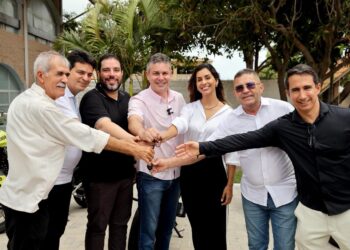 Em Cabedelo, Andre Coutinho entrega novas motos de alto desempenho para a Semob