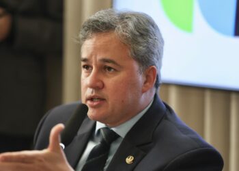 Efraim dispara sobre aliança entre políticos e facções: “Quem se junta com traficante não representa o povo, representa o crime”