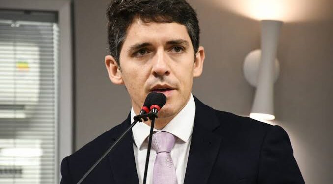 Ignorância ou má-fé? Tovar inventa polêmica e ataca intercâmbio cultural