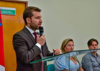 Michel Henrique lamenta atraso dos salários em Monteiro: “Prefeitura está quebrada”