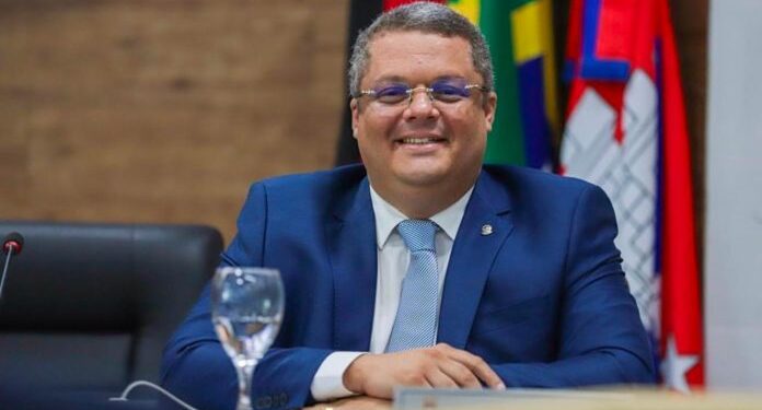 TCE aponta ilegalidade em novo contrato da Câmara de Cabedelo e presidente já soma 12 processos em nove meses