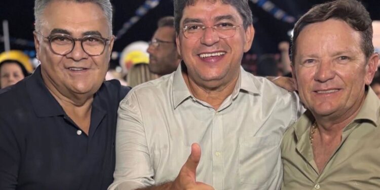 Márcio Roberto cumpre agenda em quatro municípios e reforça harmonia com Galego da Gavel em Pombal