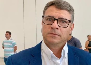 Secretário de Turismo de João Pessoa critica quem alimenta moradores de rua: “Não é correto”