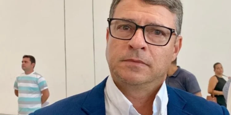 Secretário de Turismo de João Pessoa critica quem alimenta moradores de rua: “Não é correto”