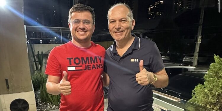 Prefeito de Cacimbas anuncia apoio a Gilbertinho, que passa a contar com seis gestores em sua base