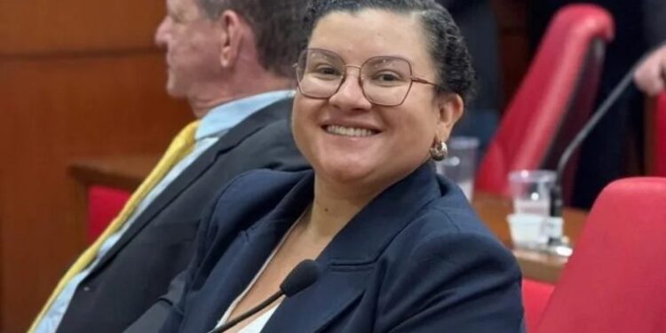 Vereadora Jailma Carvalho deixa base de Cícero após anúncio de filiação ao MDB