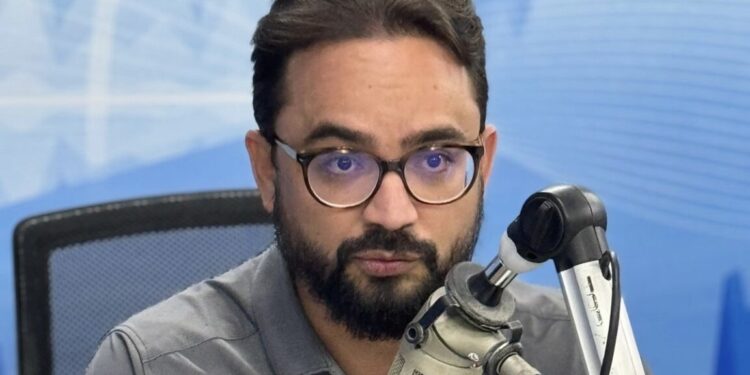 Tibério sai em defesa de Jailma e sugere que parlamentares do PSB deixem base de Cícero