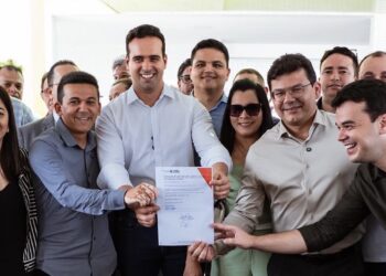 Lucas Ribeiro assina convênio para custeio de Hospital Infantil de Santa Rita