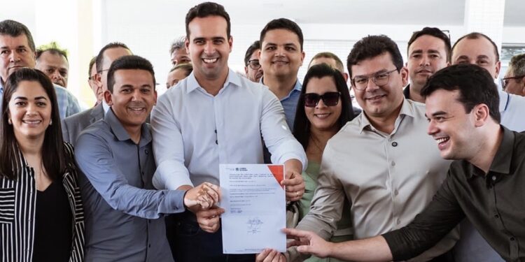 Lucas Ribeiro assina convênio para custeio de Hospital Infantil de Santa Rita