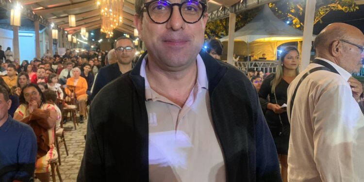 Exclusivo: De malas prontas para deixar PSB, Gervásio articula presidência de nova sigla na Paraíba