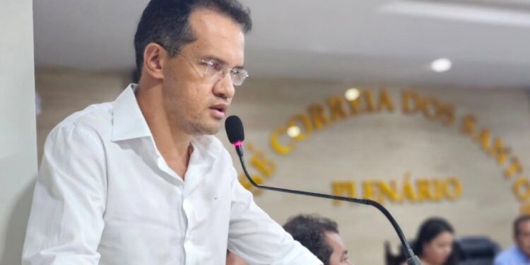 Prefeito de Itapororoca é alvo de críticas após contratar Anderson Neiff por R$ 150 mil para Festa de Reis