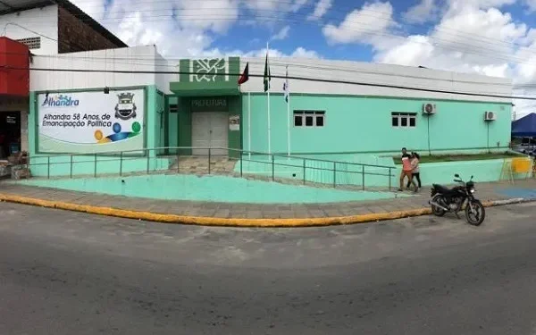 Em nota, Prefeitura de Alhandra diz colaborar com investigações e reforça que operação mira ex-gestores