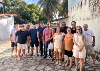 Léo Bandeira recebe Taciano Diniz em Lucena e reforça parceria política e administrativa