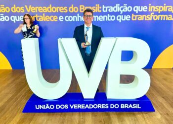 Dinho Dowsley recebe Troféu Destaque em Brasília pelo trabalho à frente da Câmara de João Pessoa