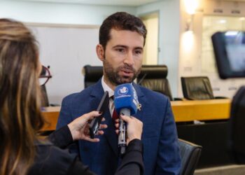 Projeto de Michel Henrique que amplia a divulgação da Tarifa Social de Energia Elétrica para autistas é aprovado na ALPB